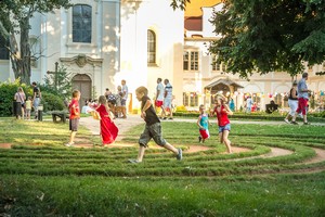 Světový den labyrintů na Loučni