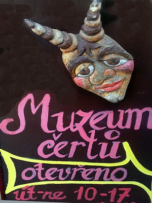 muzeum_certu_ustek_ilustrfoto