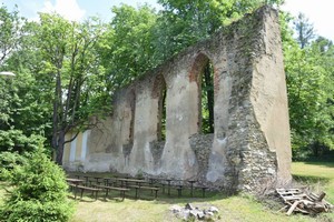 Zcenina kostela sv. Vta