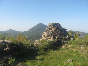 Zcenina hradu Ostr