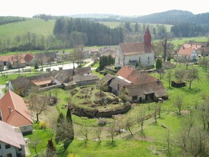 Zcenina tvrze Martinice